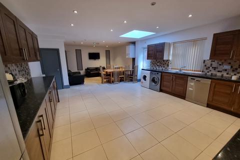 8 bedroom detached house to rent, Oak Tree Lane, Selly Oak B29