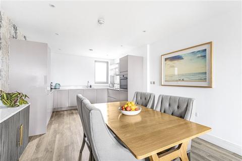 3 bedroom penthouse to rent, The Grange, London, SE1