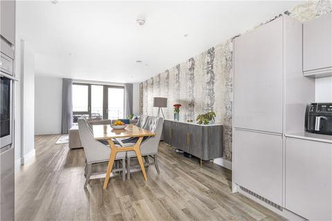 3 bedroom penthouse to rent, The Grange, London, SE1