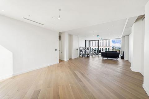 3 bedroom penthouse to rent, London  W12