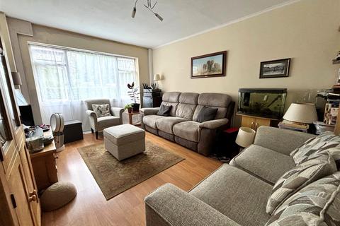 3 bedroom terraced house for sale, Kingsway Terrace, Weybridge KT13