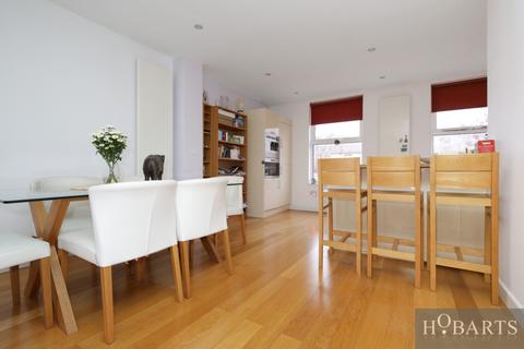 2 bedroom flat to rent, 51 Lancaster Road, London N4