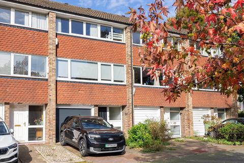 3 bedroom terraced house for sale, Half Moon Lane, Herne Hill, London, SE24