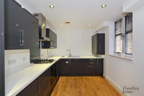 3 bedroom apartment to rent, Kingfisher Court, 8 Swan St, London, SE1