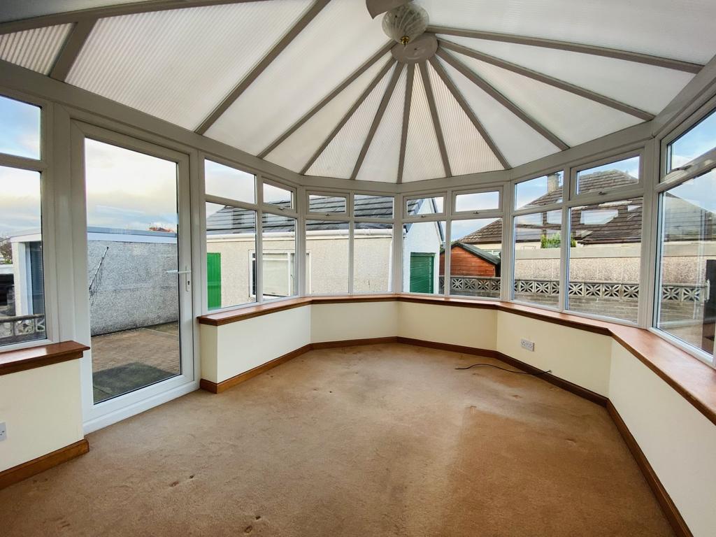 2 Minden Avenue, Dumfries, DG2 4 EA - Braidwoods So