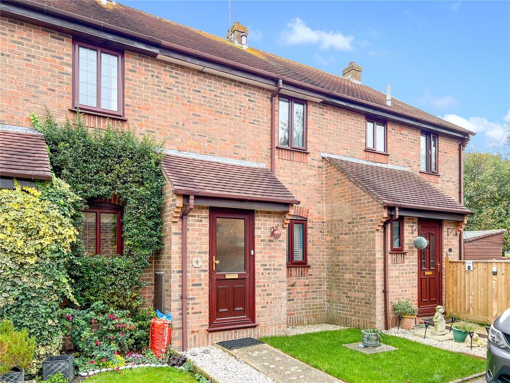 Chapel Gardens, Blandford Forum... 2 bed terraced house for sale £260,000