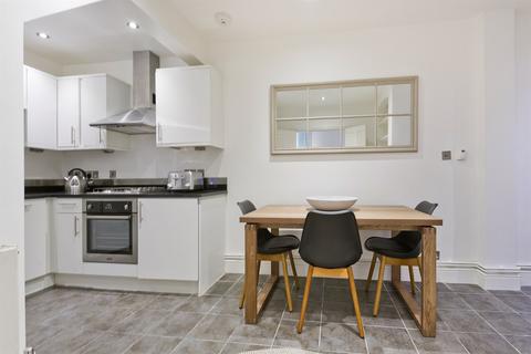 2 bedroom end of terrace house for sale, St Helen's Gardens, London, W10