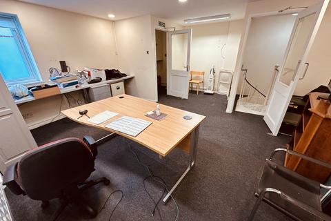 Office to rent, Dukes Mews, London N10