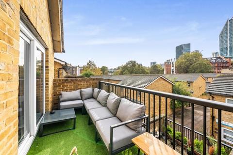 1 bedroom apartment to rent, Collinson Walk London SE1