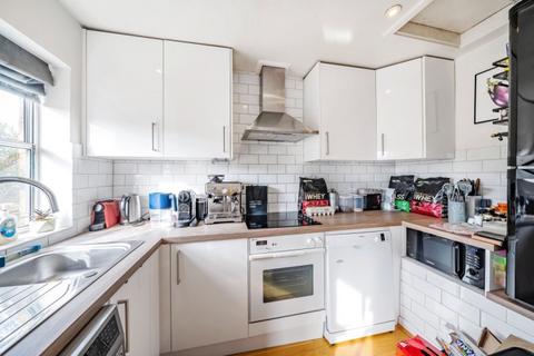 1 bedroom apartment to rent, Collinson Walk London SE1