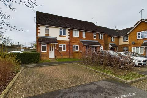 3 bedroom terraced house to rent, Carnation Way, Aylesbury