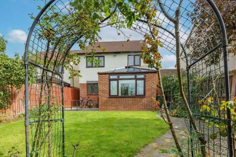 6 bedroom house to rent, 20 Highfields Close, Highfields Close, Bristol BS34