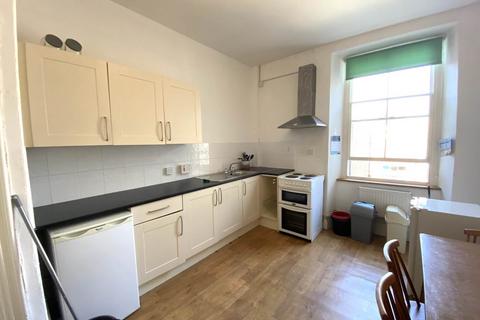 8 bedroom house share to rent, 32 North Parade, Aberystwyth, Ceredigion