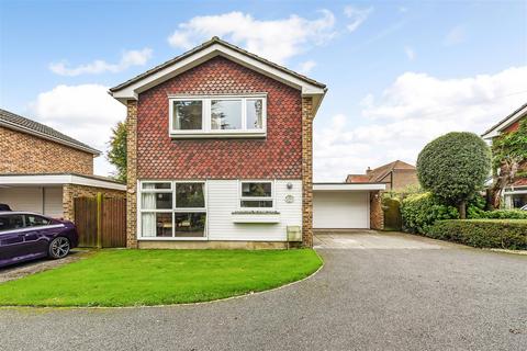 4 bedroom detached house for sale, Chestnut Walk, Tangmere