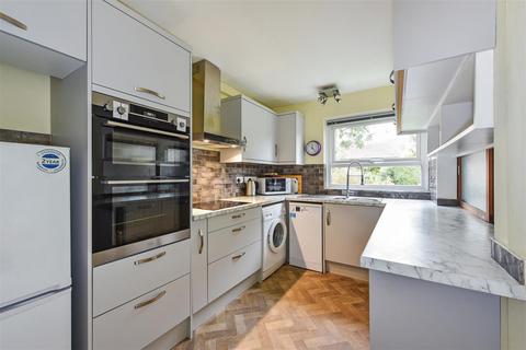 4 bedroom detached house for sale, Chestnut Walk, Tangmere