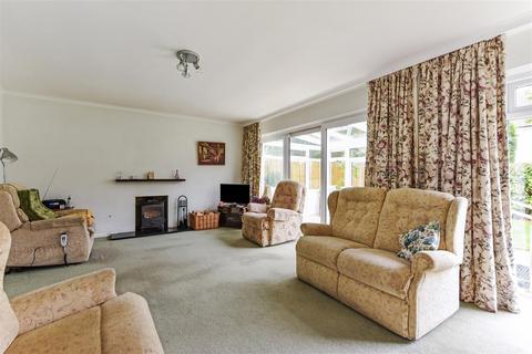 4 bedroom detached house for sale, Chestnut Walk, Tangmere