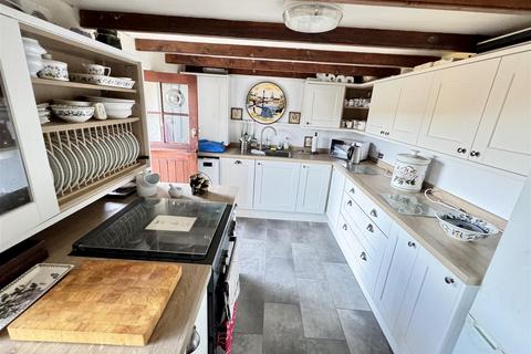 Towyn Bach Towyn Road, New Quay, SA45 9QQ