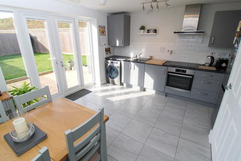 13 Emerald Way, Irthlingborough, Wellingborough, NN9 5GU