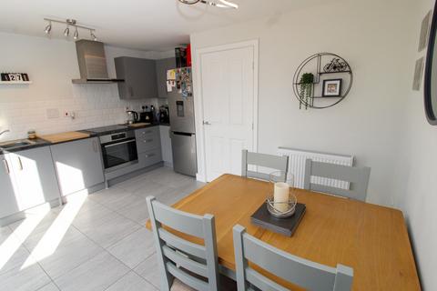 13 Emerald Way, Irthlingborough, Wellingborough, NN9 5GU