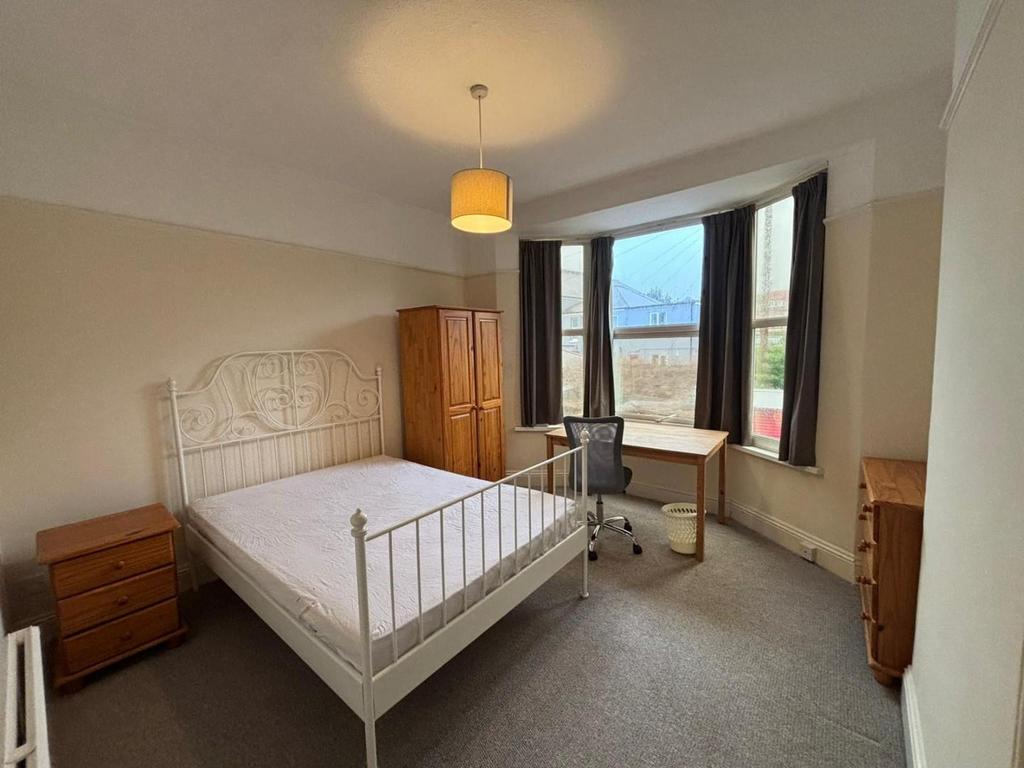 Room3.jpg