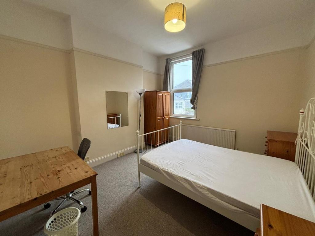 Room4.jpg