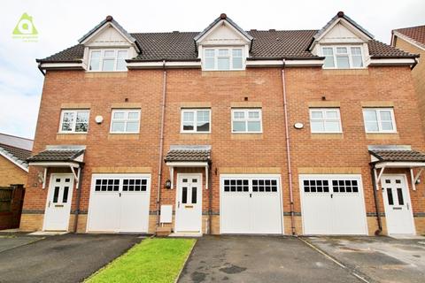 3 bedroom mews to rent, Madison Gardens, Westhoughton, BL5 3XR