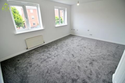 3 bedroom mews to rent, Madison Gardens, Westhoughton, BL5 3XR