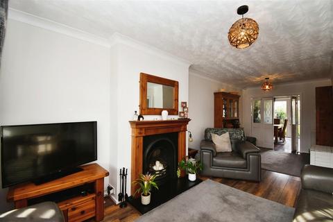 3 bedroom semi-detached house for sale, Sherwood Drive, Anlaby Common, HULL