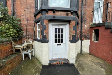 2 bedroom apartment to rent, Regent Park Terrace,  Leeds, LS6