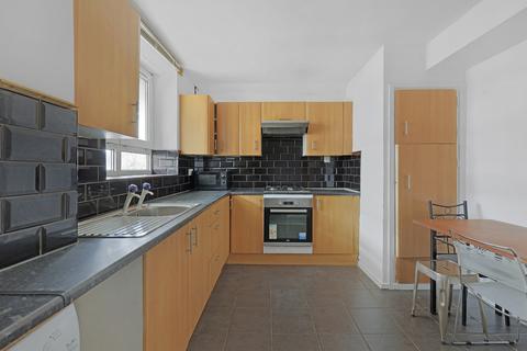 4 bedroom flat to rent, Everard House, Boyd Street, London