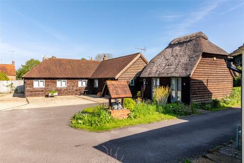 6 bedroom detached house to rent, High Street, North Marston, Buckingham, Buckinghamshire, MK18