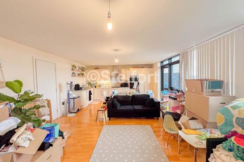 2 bedroom flat to rent, Axminster Road, London N7