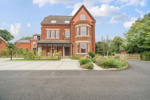 2 bedroom flat for sale, Craigmore Hall, Flat 3, Crowborough Hill, Crowborough, East Sussex