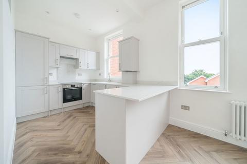 2 bedroom flat for sale, Craigmore Hall, Flat 3, Crowborough Hill, Crowborough, East Sussex