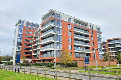 2 bedroom flat for sale, Kingman Way, Newbury RG14