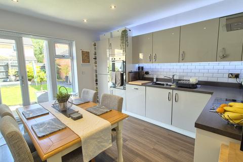 3 bedroom semi-detached house for sale, Swift Gardens, Southam, CV47