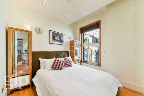 undefined, Piccadilly, London, SW1Y