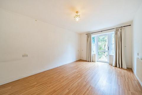 1 bedroom flat for sale, Myatt Road, Oval