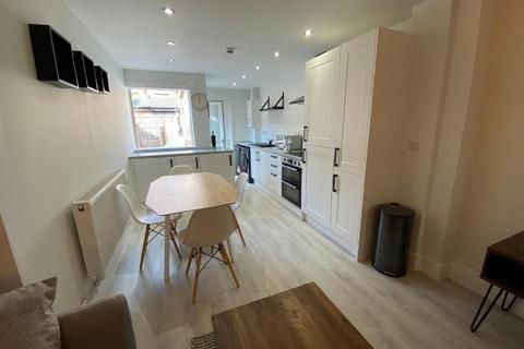 4 bedroom house to rent, Nottingham NG7