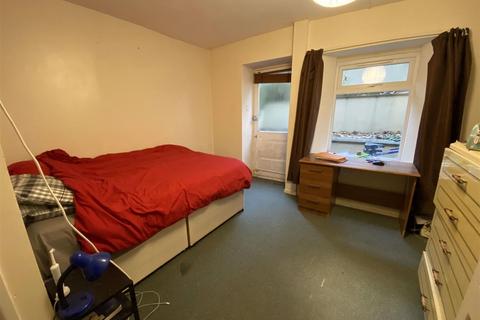 2 bedroom ground floor flat to rent, BPC01584, Basement Flat, Cotham Brow, Bristol, BS6