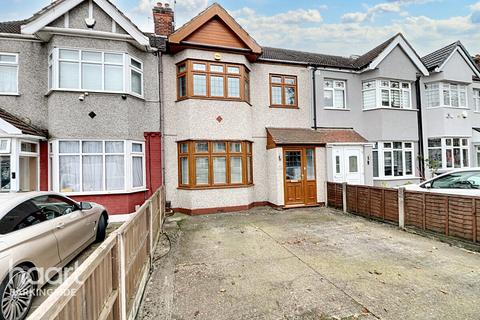 3 bedroom terraced house for sale, Fremantle Road, Barkingside