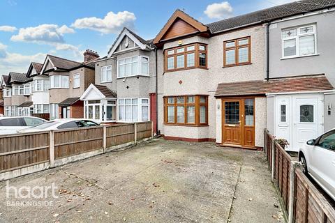 3 bedroom terraced house for sale, Fremantle Road, Barkingside