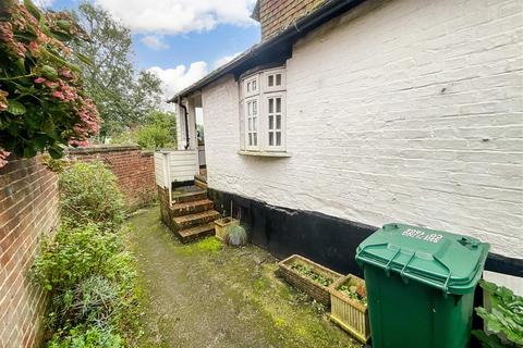 3 bedroom character property for sale, North Street, Petworth, West Sussex