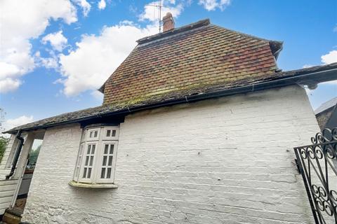 3 bedroom character property for sale, North Street, Petworth, West Sussex