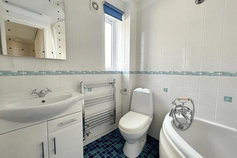 8 James Place, Truro, TR1 1JL