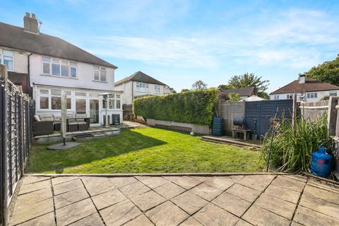 7 Waddington Avenue, Coulsdon, CR5 1QG