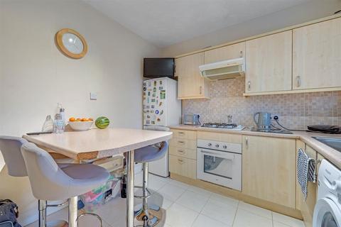100 Manor Square, Dagenham, RM8 3RX