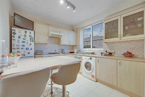 100 Manor Square, Dagenham, RM8 3RX