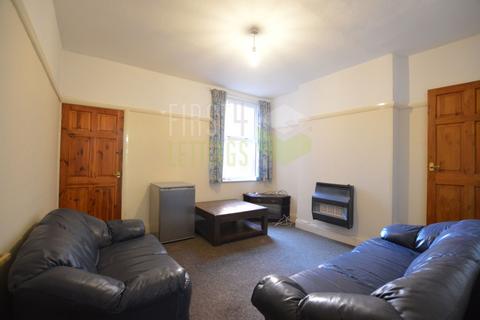 3 bedroom terraced house to rent, Thurlow Road, Leicester LE2