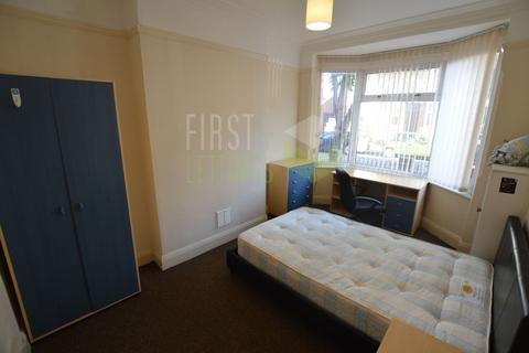 3 bedroom terraced house to rent, Thurlow Road, Leicester LE2